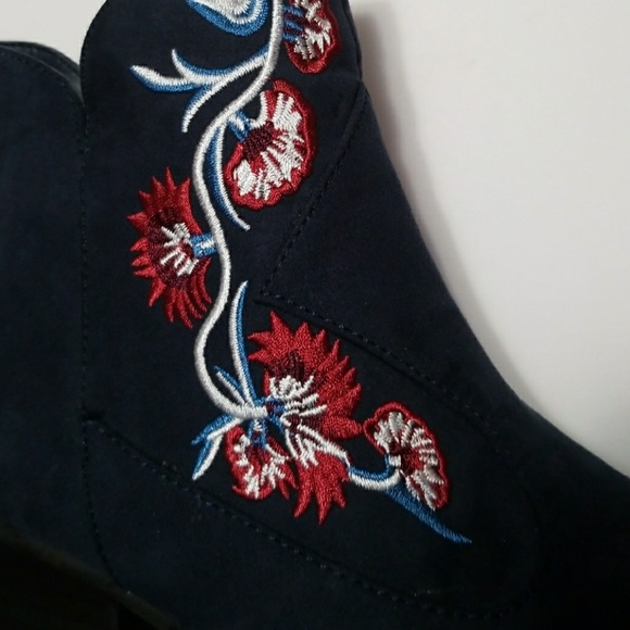 Carlos by Carlos Santana Embroidered Western Boots - Picture 3 of 6